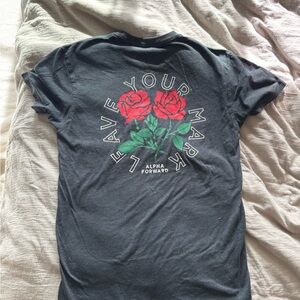 Alpha Forward AFWD Novel T Shirt Leave Your Mark Roses Size Small